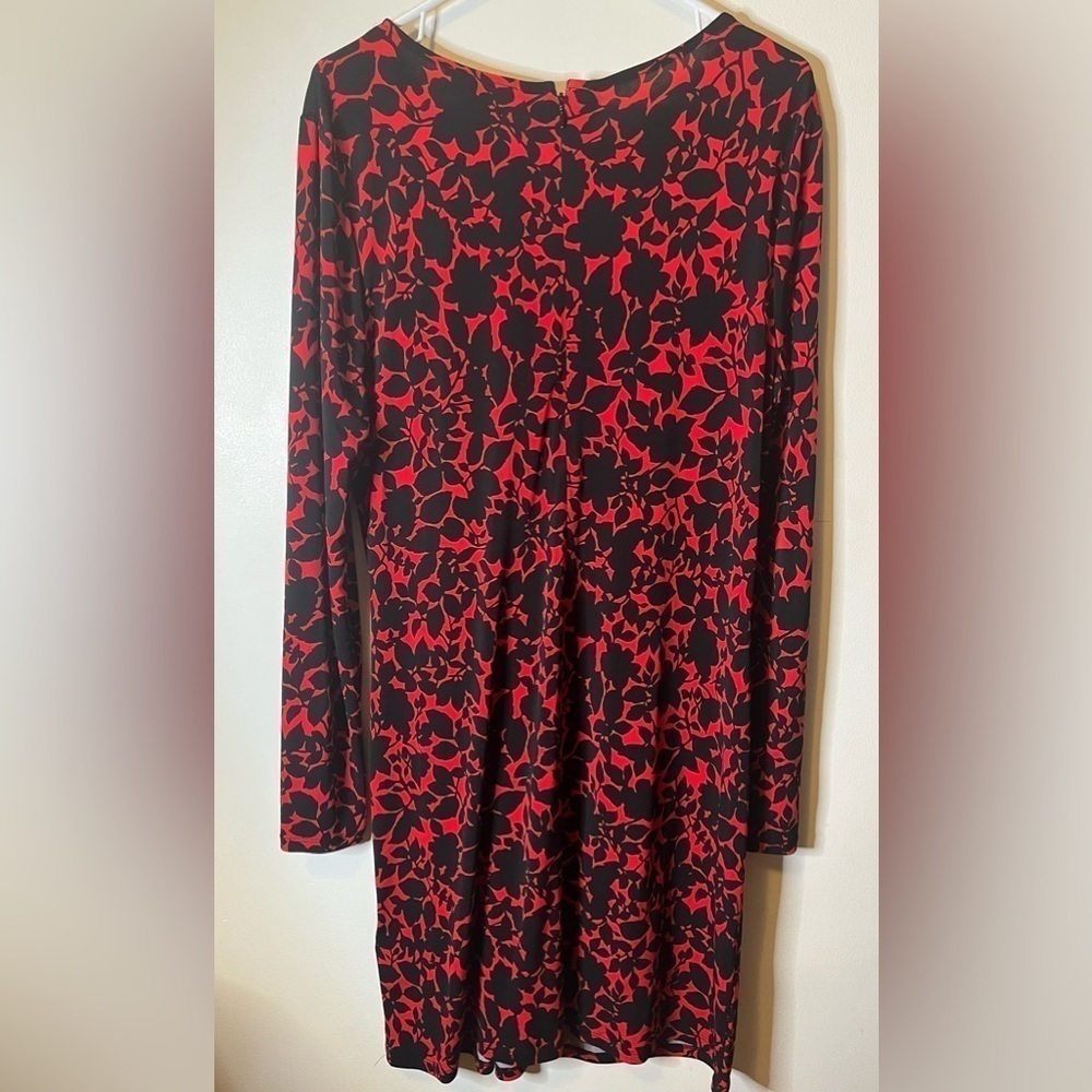 Red and black Michael
Michael Kors long sleeve dress size Large - Picture 4 of 4